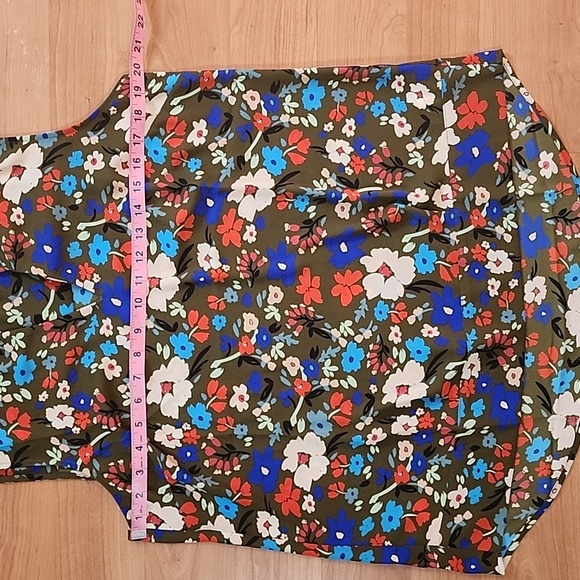 Cabi Wild Flower Sleeveless Top Style# 3981 New With Tags - Picture 3 of 11